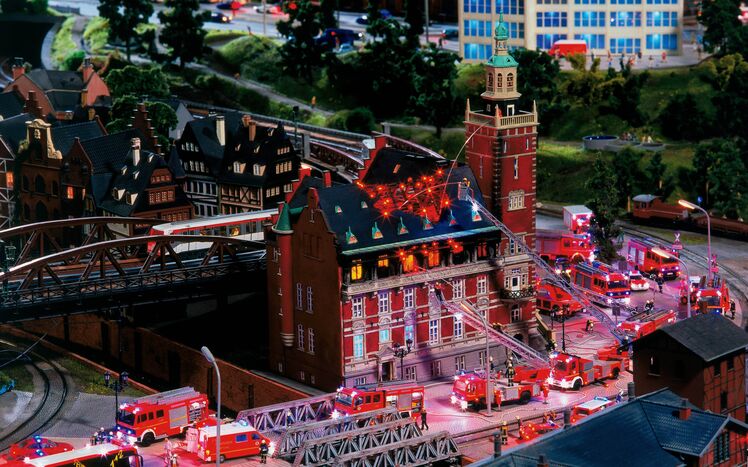 Hamburg Grossbrand Feuerweh